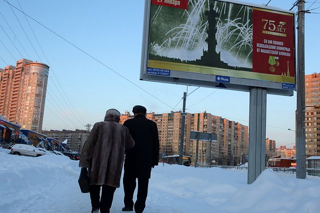 В Тавде сотрудники ДПС оказали помощь мужчине, замерзающему на улице