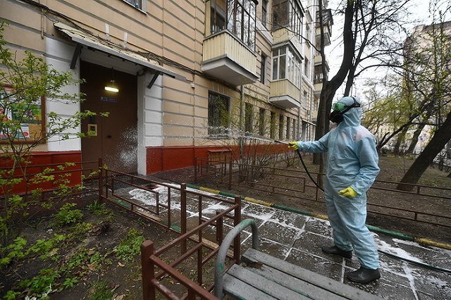 Мужчина с коронавирусом сбежал из больницы и заразил всю свою семью