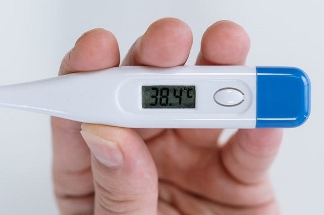 Названы семь проявлений легкой формы коронавируса