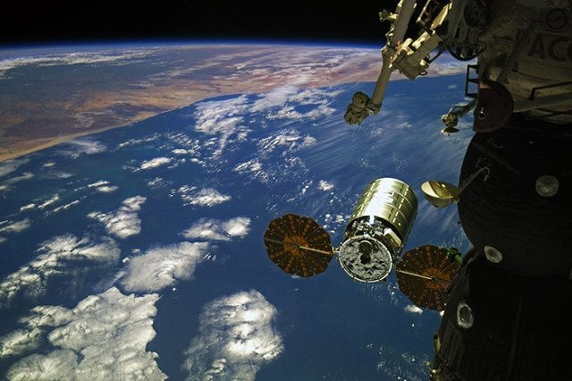 «Роскосмос» планирует трансформации тела человека для дальнего космоса при помощи генной инженерии