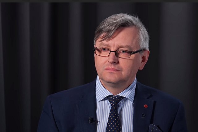 Лозница в Каннах призвал не бойкотировать русскую культуру