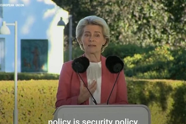 Медведев предупредил, что Европа лишится газа РФ в случае введения на него потолка цен