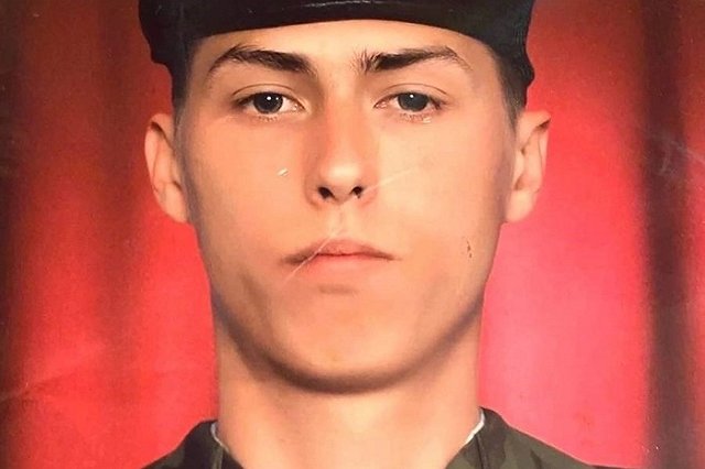 В свердловском городе объявили траур из-за гибели двоих военных во время спецоперации