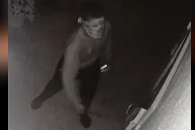 Подростки с прутом и гвоздодером грабят стоматологии в Екатеринбурге