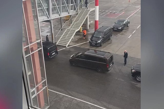 Кто приехал? В Екатеринбурге заметили ВИП-кортеж