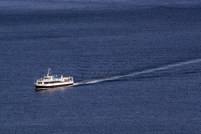 Катер ФСБ отогнал турецкое судно от каравана «Черноморнефтегаза»