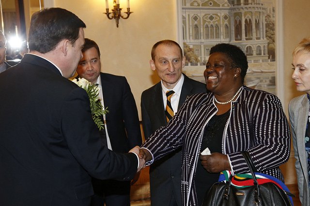 Сергей Носов поздравил Куйвашева с юбилеем открыткой с ошибкой в ФИО (ФОТО)