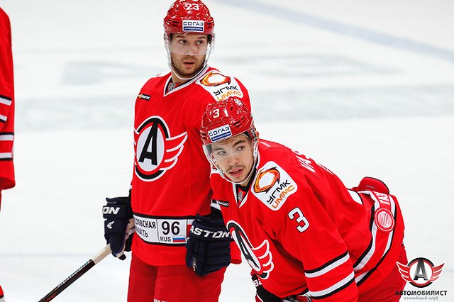 СМИ: «Автомобилист» проигрывает, чтобы отомстить тренеру