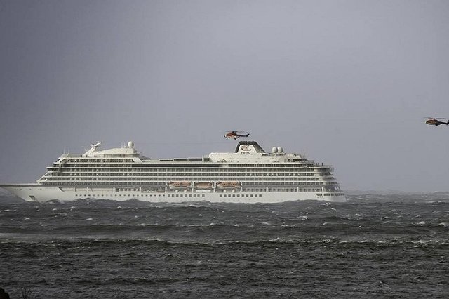 Два-три узла: Viking Sky покидает опасный район