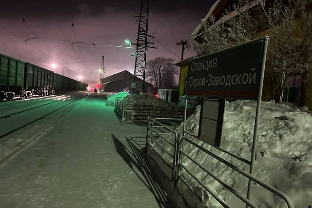 В Свердловской области локомотив сошёл с рельсов из-за морозов