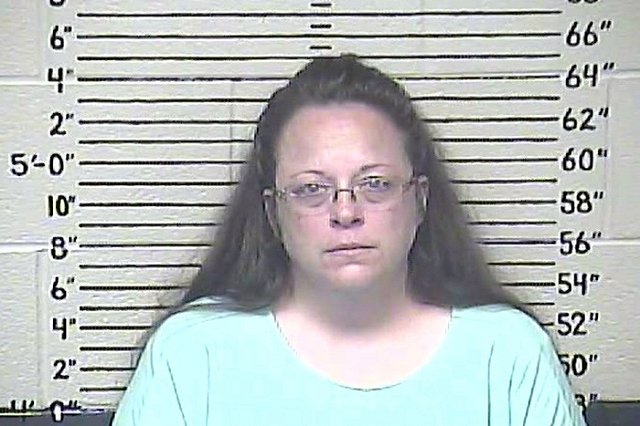 В США арестовали служащую за отказ регистрировать гей-браки