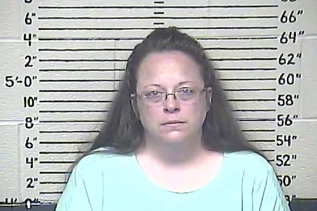 В США арестовали служащую за отказ регистрировать гей-браки