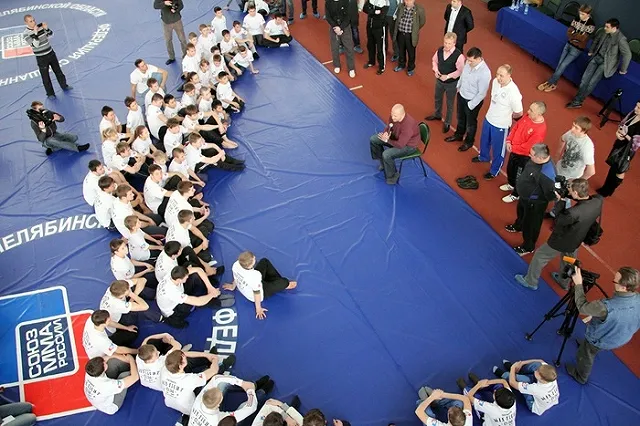 Южноуралец попросил Путина защитить Емельяненко от чеченских чиновников