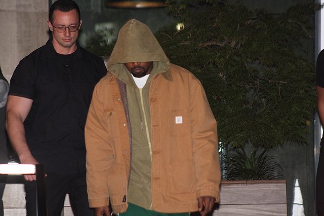 Канье Уэст, выступивший вместо концерта с речью, заподозрен в безумии