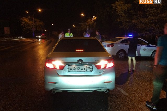 Каменск-уральцы не позволили проехать авто с номером «ААА»