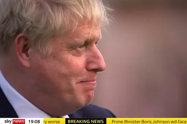 Телеканал ITV сообщил, что Джонсон подает в отставку