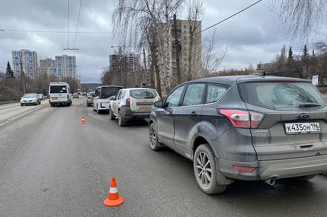 Ребенок пострадал на Щербакова по вине перестраивавшегося водителя