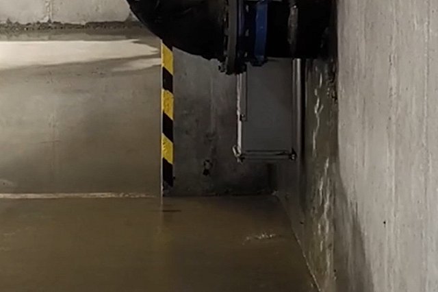 На Ботанике уже месяц затапливает новостройки