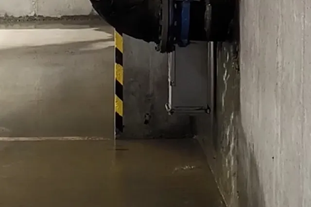 На Ботанике уже месяц затапливает новостройки