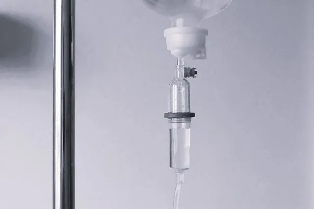 Стало известно о состоянии свердловчанина, чья жена трагически умерла в Турции, узнав о ЧП