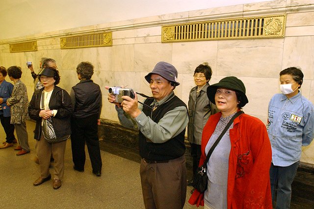 Сотни китайских туристов застряли в России из-за отмены рейсов «ВИМ-Авиа»