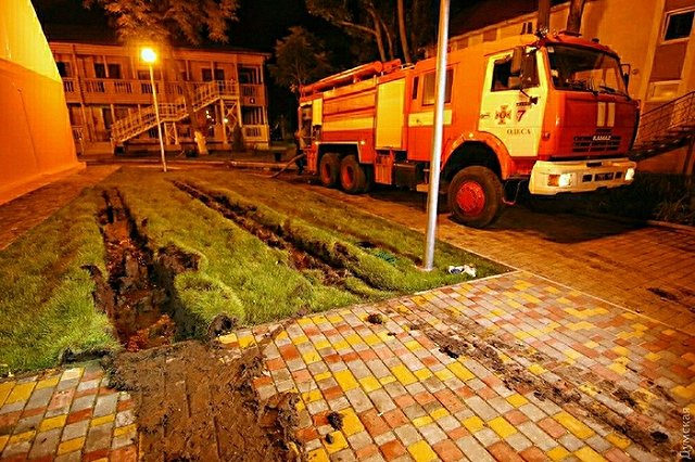 Брат с сестрой подожгли квартиру, желая повторить эксперимент из интернета