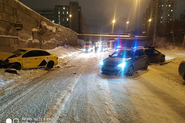 Пьяный водитель «Яндекс такси» спровоцировал ДТП с пострадавшей в Екатеринбурге