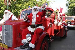 В Нью-Йорке произошла массовая драка Санта-Клаусов