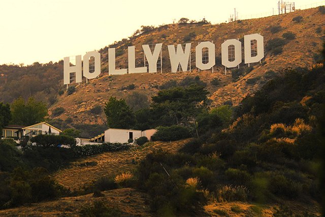 На голливудской Аллее Славы мужчина ранил россиянина кухонным ножом