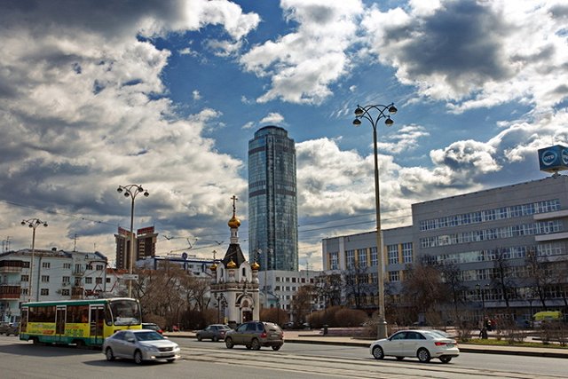 Мэрия не будет переделывать велодорожку на проспекте Ленина шириной в метр