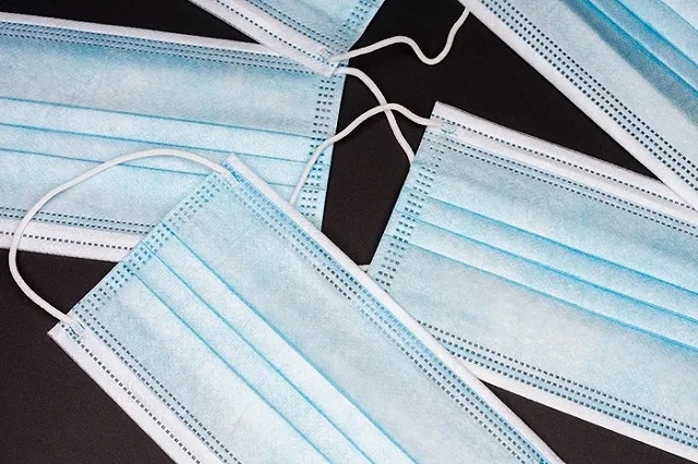 Вредна ли защитная маска на самом деле? Отвечает главврач екатеринбургской больницы