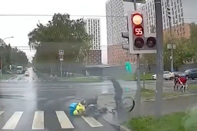 В Екатеринбурге вынесли приговор курьеру-велосипедисту, сбившему на тротуаре женщину