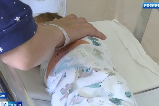 «Как врач акушер-гинеколог». Мурашко вновь призвал россиянок рожать, будучи студентками