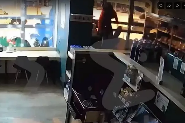 На Эльмаше подростки в третий раз ограбили один и тот же магазин