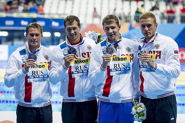 Лобинцев после Олимпиады в Рио тренируется в мини-бассейне на даче