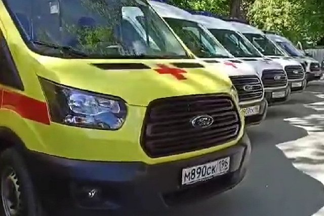 Скорая помощь Екатеринбурга получила 12 новых машин, оборудованных всем необходимым