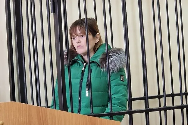 В суд передают дело женщины, оставившей младенца на скамейке у подъезда в Нижнем Тагиле