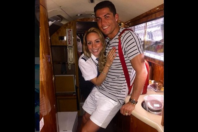 Новая девушка Криштиану Роналду болеет за «Барселону»