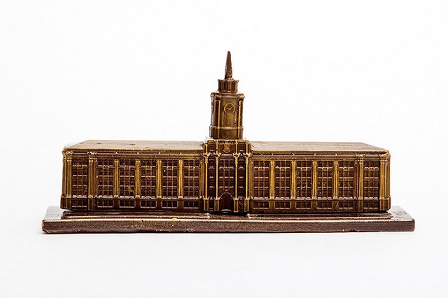 Мэрия Екатеринбурга из глазури становится хитом продаж