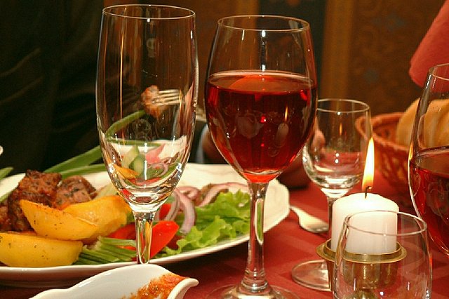 Главный гастроэнтеролог города: «Нельзя выпивать более 200 мл крепких напитков»