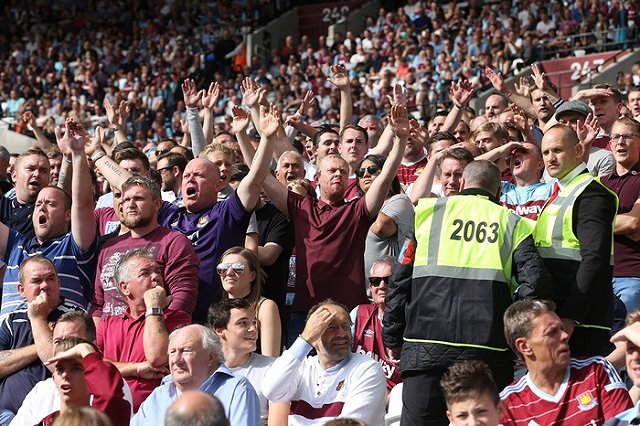 В парламенте Британии заявили об угрозе для болельщиков на ЧМ в России