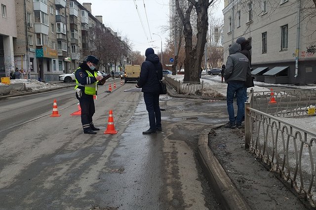 Пожилая женщина погибла в переулке Красном под колесами автомобиля инкассации