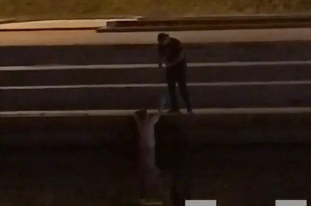 В Историческом сквере искупался полностью обнажённый мужчина