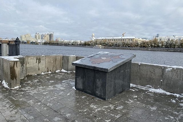 Власти Екатеринбурга объяснили, что означает гранитная карта в центре города