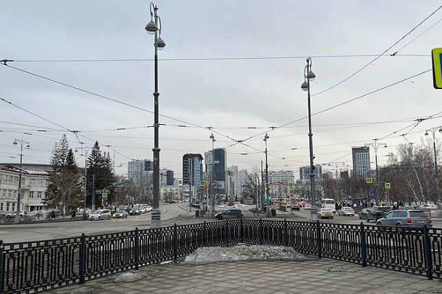 На дороге коллапс: в центре Екатеринбурга сломались светофоры