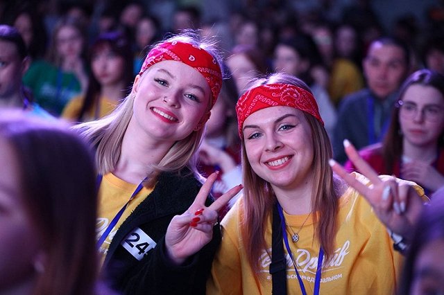 «Триста студентов». Школьников России и СНГ приглашают пожить в УрФУ