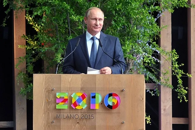 Итальянский депутат пришёл в Европарламент в футболке с изображением Путина