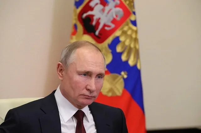 Путин рассказал об отказе Макрона вместе изучить анализы яда Навального