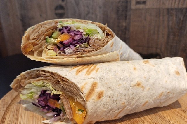 Девять уральцев отравились шаурмой