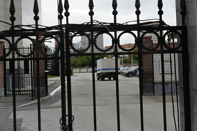 Судью военного суда задержали за стрельбу после ссоры с таксистом в Москве